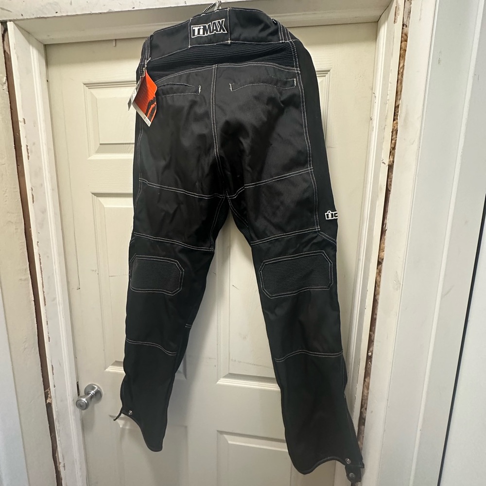 Motorcycle pants
